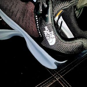🔥-NEW- Northface Sneaker/Boot